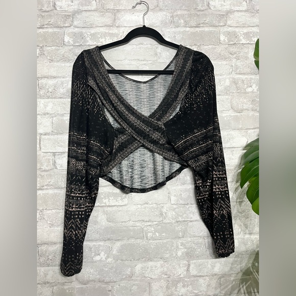 PATRONS OF PEACE - boho grey blouse long sleeve cross back details - size XS - Picture 7 of 8